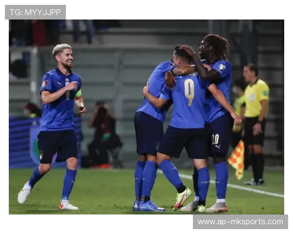 小基恩禁区灵巧摆脱射门得分，重新定义前锋进攻艺术