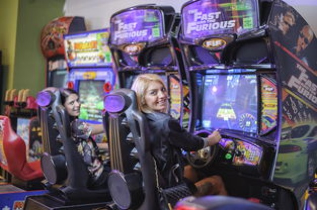 mk体育娱乐-Faker微笑面对压力再创辉煌，faker采访痛哭